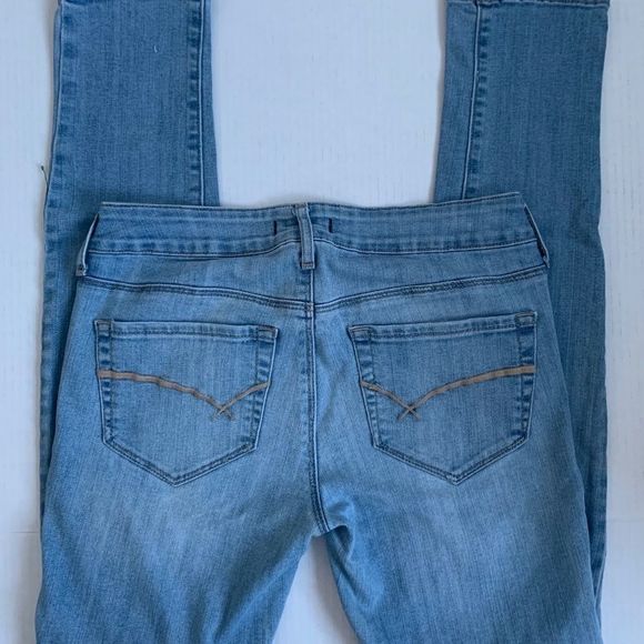 Bullhead | Blue Distressed Skinny Jeans - Picture 5 of 5